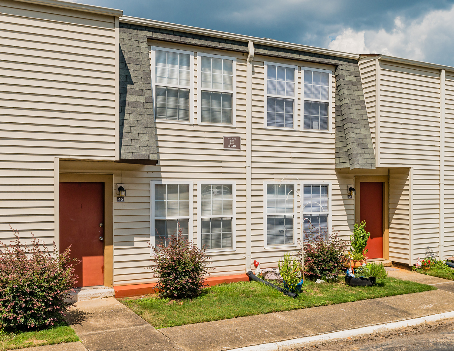 Dothan 5 Portfolio The Multifamily Advisory Group at Cushman & Wakefield